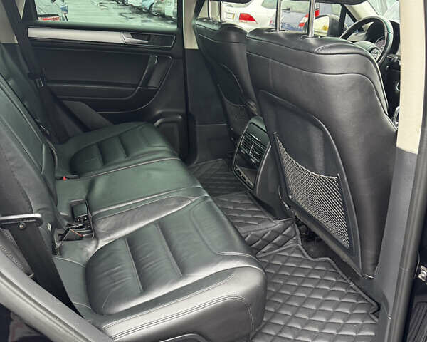 Черный Фольксваген Туарег, объемом двигателя 2.97 л и пробегом 270 тыс. км за 22300 $, фото 14 на Automoto.ua