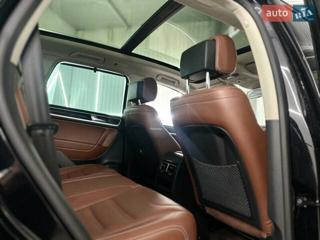 Черный Фольксваген Туарег, объемом двигателя 3 л и пробегом 56 тыс. км за 27000 $, фото 38 на Automoto.ua