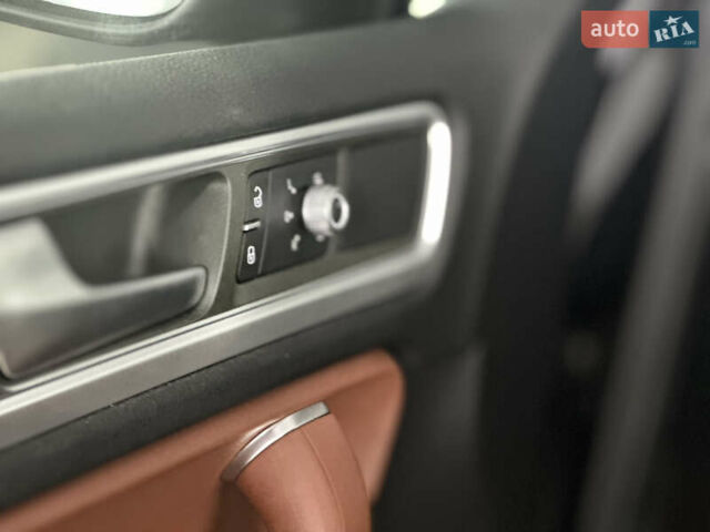 Черный Фольксваген Туарег, объемом двигателя 3 л и пробегом 56 тыс. км за 27000 $, фото 23 на Automoto.ua