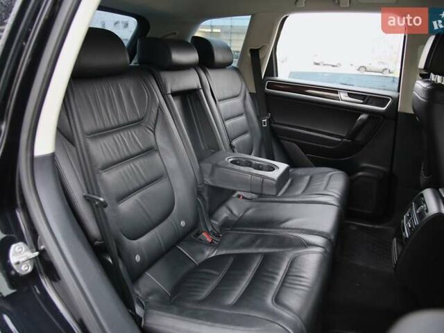 Черный Фольксваген Туарег, объемом двигателя 2.97 л и пробегом 241 тыс. км за 22500 $, фото 8 на Automoto.ua