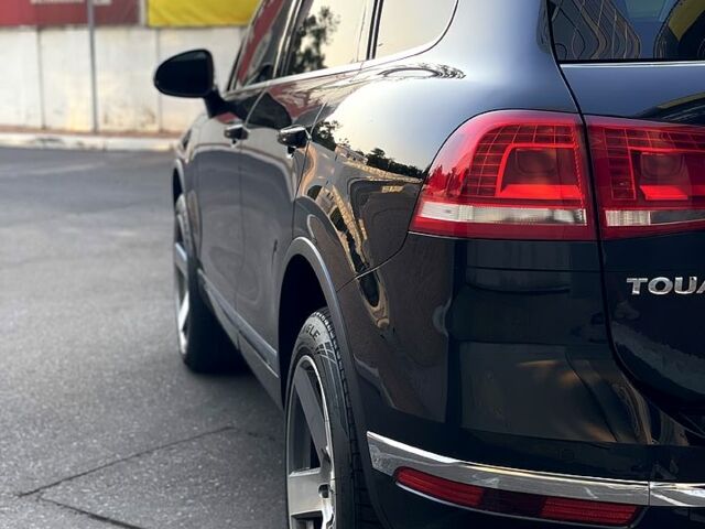 Черный Фольксваген Туарег, объемом двигателя 3.6 л и пробегом 227 тыс. км за 19000 $, фото 6 на Automoto.ua