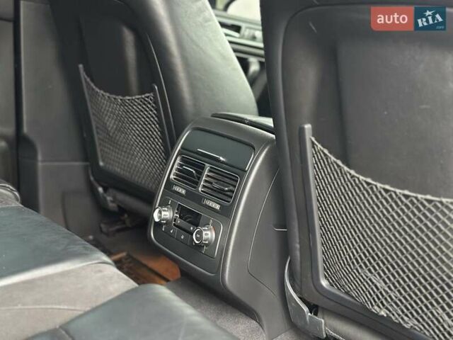 Чорний Фольксваген Туарег, об'ємом двигуна 3 л та пробігом 246 тис. км за 27700 $, фото 19 на Automoto.ua