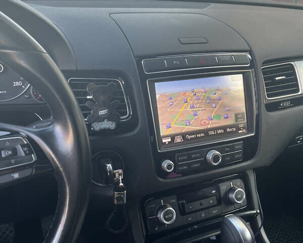 Черный Фольксваген Туарег, объемом двигателя 2.97 л и пробегом 195 тыс. км за 25900 $, фото 17 на Automoto.ua