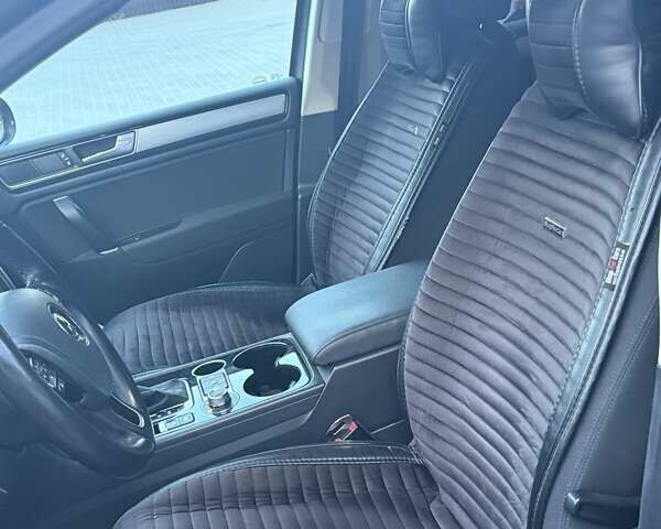 Черный Фольксваген Туарег, объемом двигателя 2.97 л и пробегом 285 тыс. км за 23500 $, фото 24 на Automoto.ua