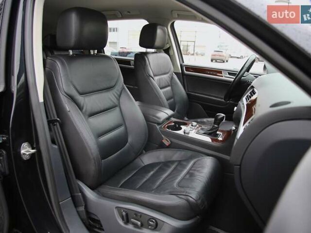 Черный Фольксваген Туарег, объемом двигателя 2.97 л и пробегом 241 тыс. км за 22500 $, фото 9 на Automoto.ua