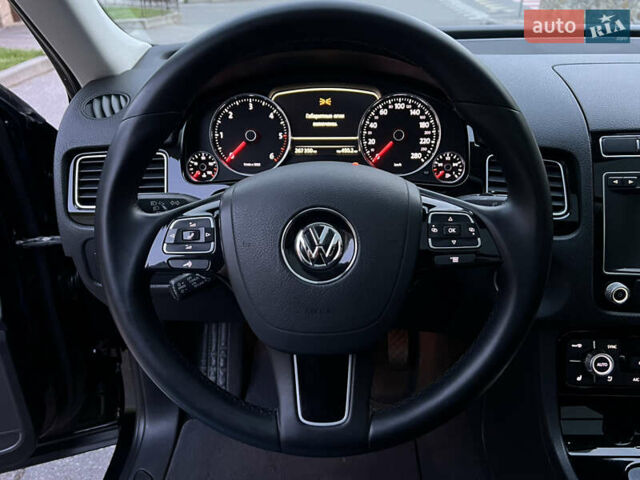 Черный Фольксваген Туарег, объемом двигателя 2.97 л и пробегом 267 тыс. км за 19900 $, фото 45 на Automoto.ua