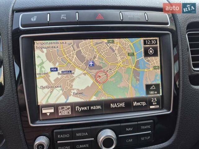 Черный Фольксваген Туарег, объемом двигателя 3 л и пробегом 263 тыс. км за 29000 $, фото 32 на Automoto.ua