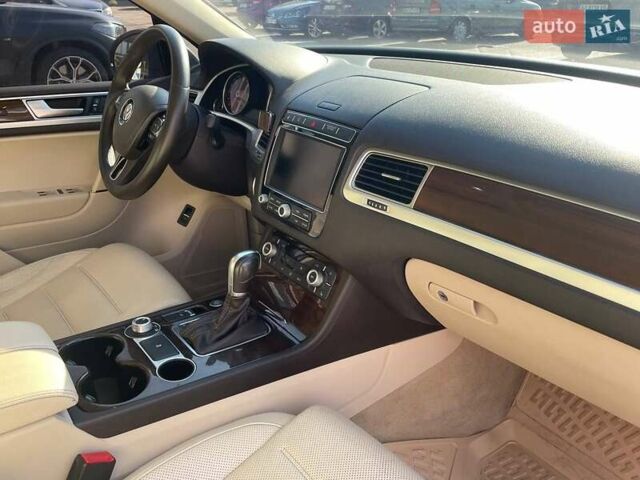 Чорний Фольксваген Туарег, об'ємом двигуна 2.97 л та пробігом 150 тис. км за 27500 $, фото 10 на Automoto.ua