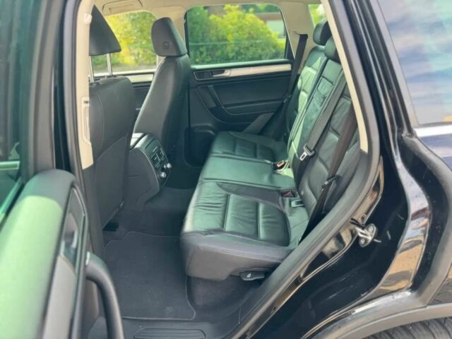 Чорний Фольксваген Туарег, об'ємом двигуна 3 л та пробігом 74 тис. км за 7000 $, фото 11 на Automoto.ua