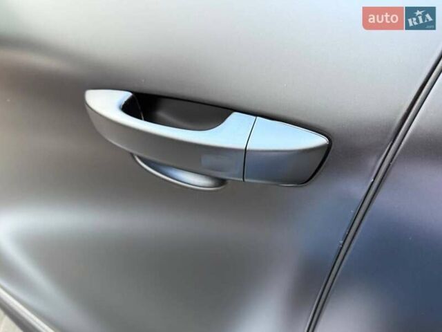 Черный Фольксваген Туарег, объемом двигателя 4.13 л и пробегом 195 тыс. км за 31990 $, фото 14 на Automoto.ua