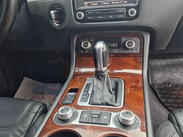 Чорний Фольксваген Туарег, об'ємом двигуна 3 л та пробігом 242 тис. км за 23000 $, фото 18 на Automoto.ua