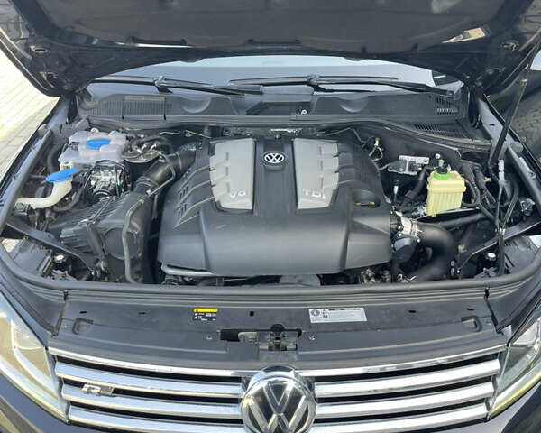 Черный Фольксваген Туарег, объемом двигателя 3 л и пробегом 266 тыс. км за 27990 $, фото 36 на Automoto.ua