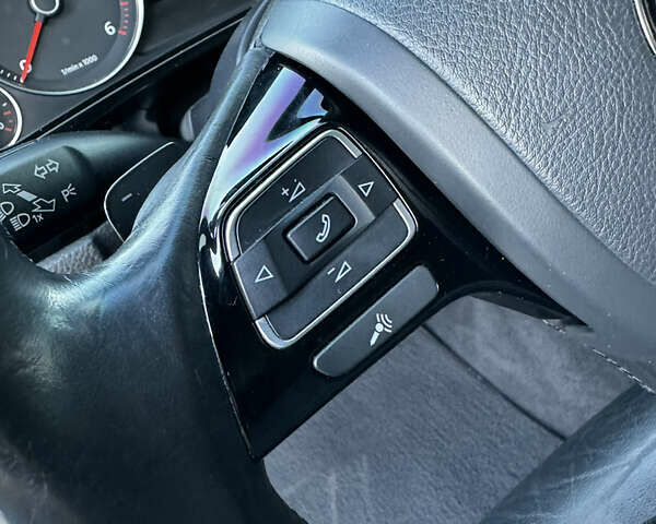 Черный Фольксваген Туарег, объемом двигателя 2.97 л и пробегом 202 тыс. км за 30000 $, фото 28 на Automoto.ua