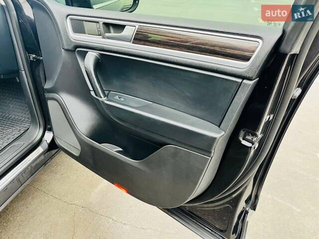 Чорний Фольксваген Туарег, об'ємом двигуна 2.97 л та пробігом 275 тис. км за 23200 $, фото 19 на Automoto.ua