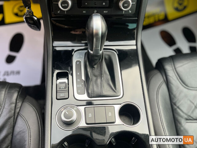 Черный Фольксваген Туарег, объемом двигателя 3 л и пробегом 129 тыс. км за 27500 $, фото 20 на Automoto.ua