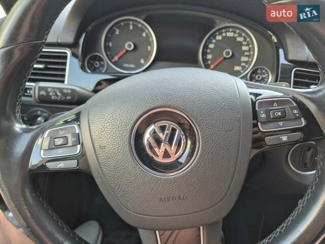 Черный Фольксваген Туарег, объемом двигателя 3 л и пробегом 263 тыс. км за 29000 $, фото 19 на Automoto.ua