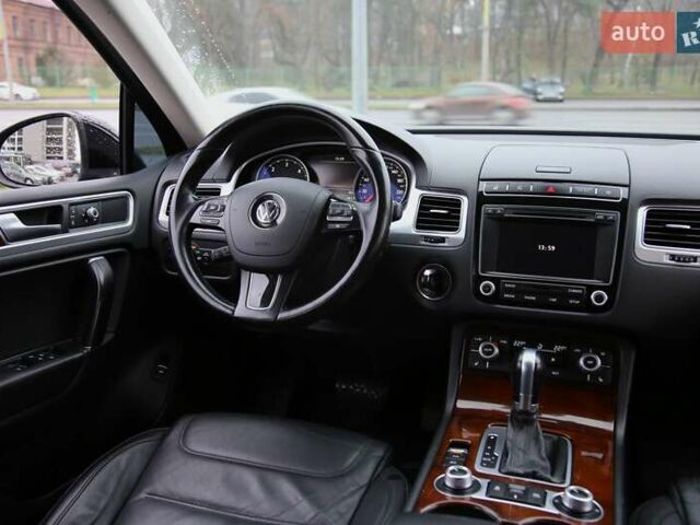 Черный Фольксваген Туарег, объемом двигателя 2.97 л и пробегом 241 тыс. км за 22500 $, фото 10 на Automoto.ua