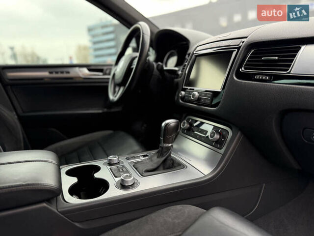 Черный Фольксваген Туарег, объемом двигателя 3 л и пробегом 237 тыс. км за 24900 $, фото 17 на Automoto.ua