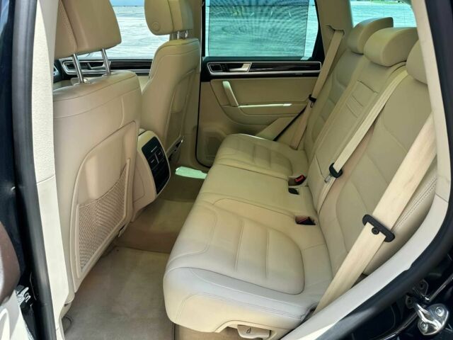 Чорний Фольксваген Туарег, об'ємом двигуна 3.6 л та пробігом 79 тис. км за 10000 $, фото 12 на Automoto.ua