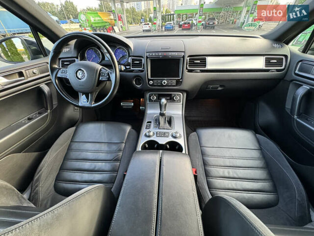 Черный Фольксваген Туарег, объемом двигателя 2.97 л и пробегом 166 тыс. км за 29999 $, фото 28 на Automoto.ua