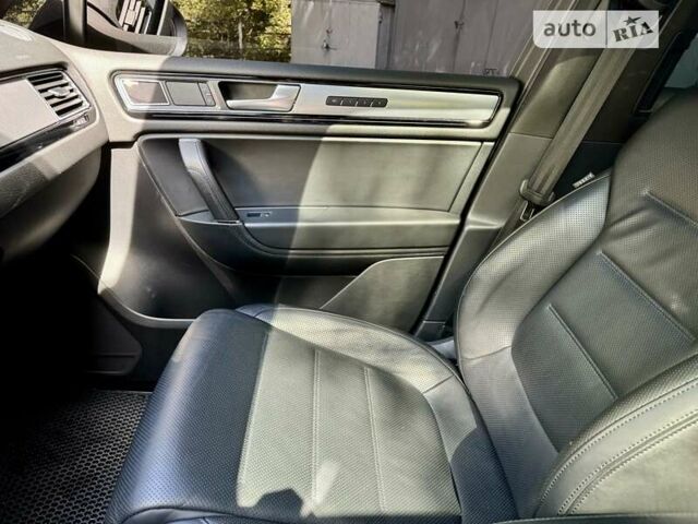 Чорний Фольксваген Туарег, об'ємом двигуна 2.97 л та пробігом 130 тис. км за 33000 $, фото 19 на Automoto.ua