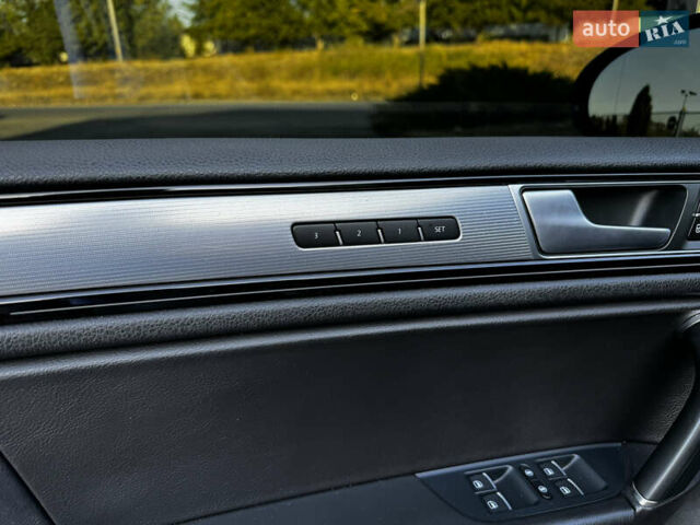 Черный Фольксваген Туарег, объемом двигателя 2.97 л и пробегом 202 тыс. км за 30000 $, фото 22 на Automoto.ua