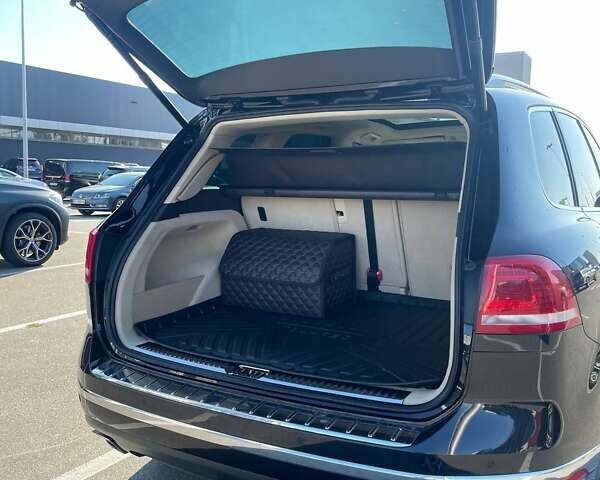 Чорний Фольксваген Туарег, об'ємом двигуна 2.97 л та пробігом 150 тис. км за 27500 $, фото 1 на Automoto.ua