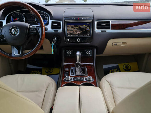 Чорний Фольксваген Туарег, об'ємом двигуна 3 л та пробігом 185 тис. км за 32999 $, фото 7 на Automoto.ua