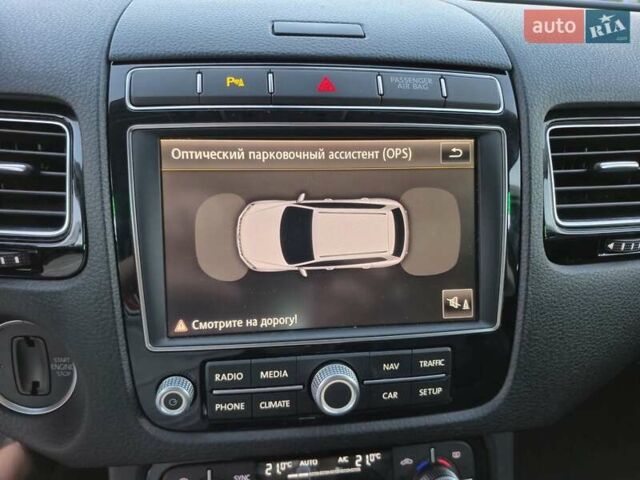 Черный Фольксваген Туарег, объемом двигателя 3 л и пробегом 237 тыс. км за 27777 $, фото 59 на Automoto.ua