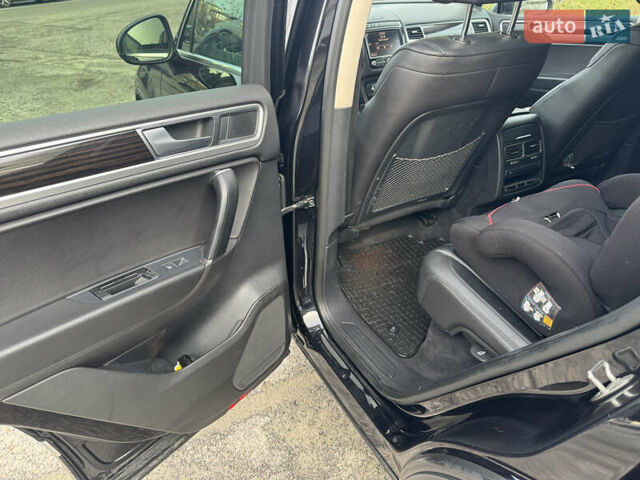 Черный Фольксваген Туарег, объемом двигателя 2.97 л и пробегом 268 тыс. км за 24300 $, фото 6 на Automoto.ua