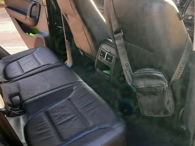 Черный Фольксваген Туарег, объемом двигателя 3 л и пробегом 197 тыс. км за 9300 $, фото 18 на Automoto.ua