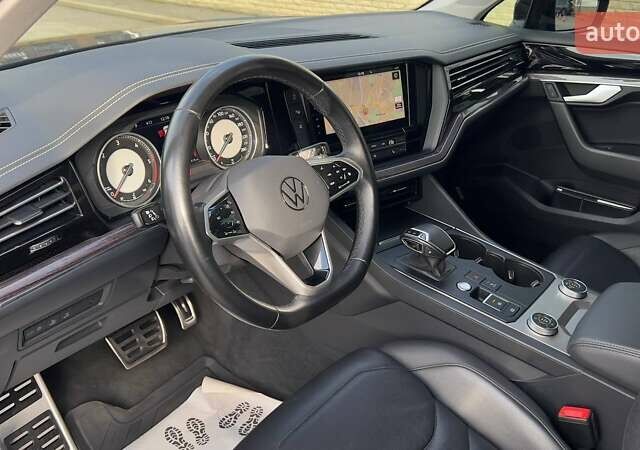 Черный Фольксваген Туарег, объемом двигателя 2.97 л и пробегом 108 тыс. км за 54500 $, фото 15 на Automoto.ua