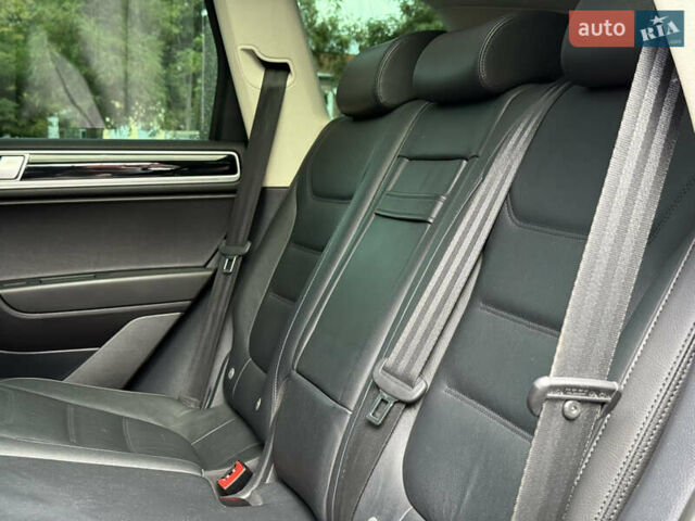 Черный Фольксваген Туарег, объемом двигателя 3 л и пробегом 212 тыс. км за 28999 $, фото 46 на Automoto.ua