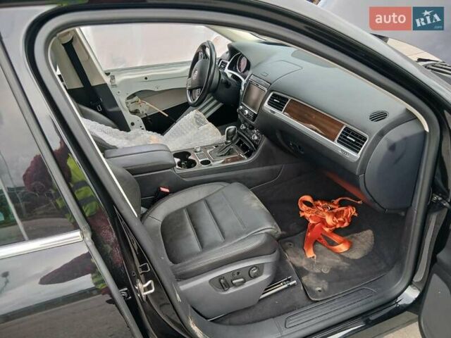 Чорний Фольксваген Туарег, об'ємом двигуна 3.6 л та пробігом 252 тис. км за 12500 $, фото 7 на Automoto.ua