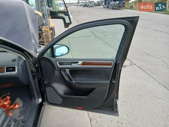 Чорний Фольксваген Туарег, об'ємом двигуна 3.6 л та пробігом 252 тис. км за 12500 $, фото 8 на Automoto.ua