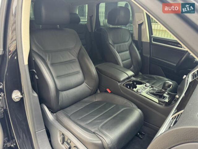 Черный Фольксваген Туарег, объемом двигателя 3 л и пробегом 159 тыс. км за 27900 $, фото 37 на Automoto.ua