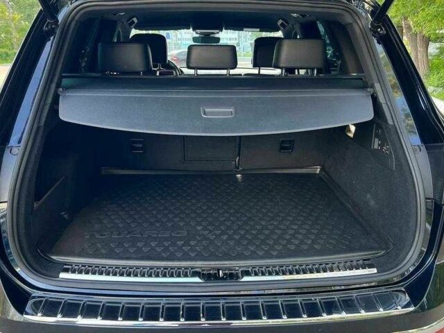 Чорний Фольксваген Туарег, об'ємом двигуна 3 л та пробігом 174 тис. км за 20000 $, фото 9 на Automoto.ua