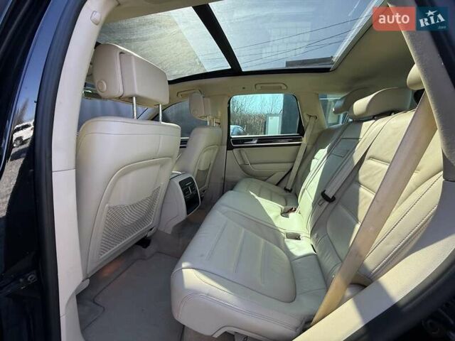 Черный Фольксваген Туарег, объемом двигателя 3 л и пробегом 279 тыс. км за 20400 $, фото 54 на Automoto.ua