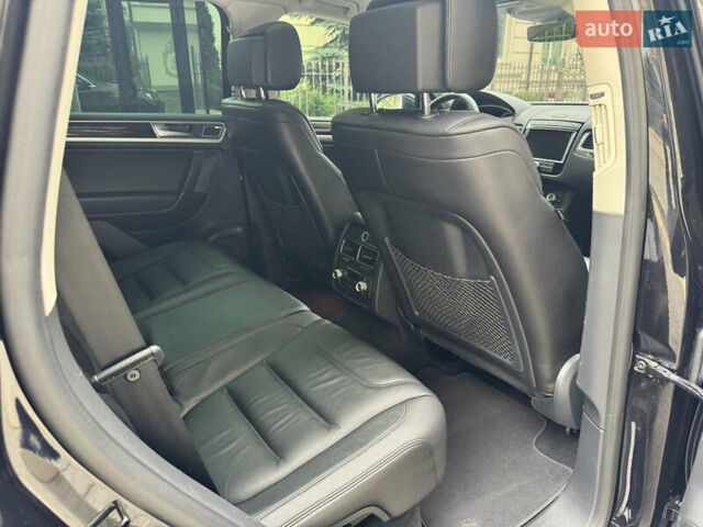 Черный Фольксваген Туарег, объемом двигателя 3 л и пробегом 159 тыс. км за 27900 $, фото 34 на Automoto.ua