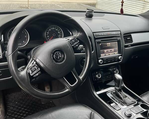 Черный Фольксваген Туарег, объемом двигателя 3 л и пробегом 224 тыс. км за 27000 $, фото 12 на Automoto.ua