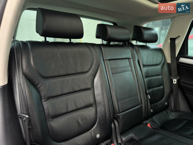 Черный Фольксваген Туарег, объемом двигателя 3 л и пробегом 242 тыс. км за 27999 $, фото 30 на Automoto.ua