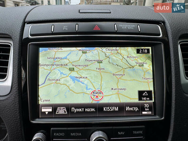 Черный Фольксваген Туарег, объемом двигателя 3 л и пробегом 159 тыс. км за 27900 $, фото 46 на Automoto.ua