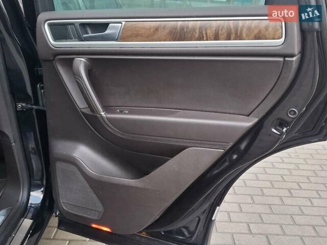 Черный Фольксваген Туарег, объемом двигателя 3 л и пробегом 187 тыс. км за 29970 $, фото 72 на Automoto.ua