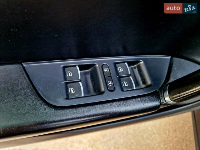 Черный Фольксваген Туарег, объемом двигателя 3 л и пробегом 225 тыс. км за 30000 $, фото 27 на Automoto.ua