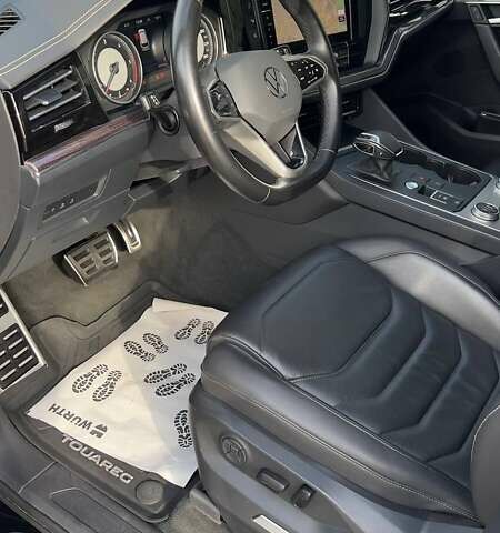 Черный Фольксваген Туарег, объемом двигателя 2.97 л и пробегом 108 тыс. км за 54500 $, фото 17 на Automoto.ua