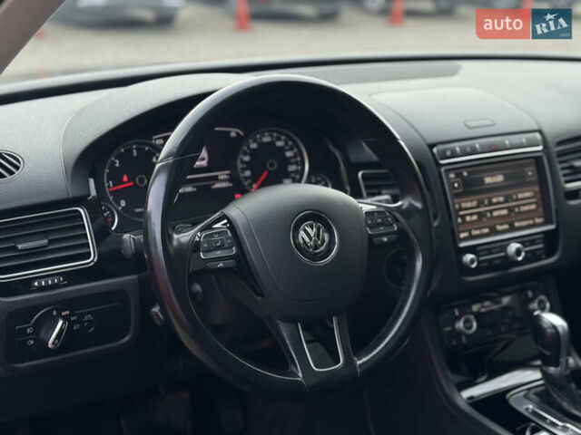 Черный Фольксваген Туарег, объемом двигателя 3 л и пробегом 242 тыс. км за 27999 $, фото 19 на Automoto.ua