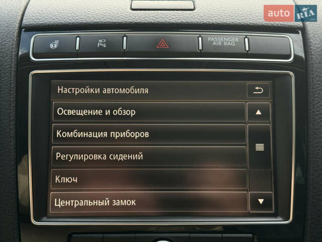 Черный Фольксваген Туарег, объемом двигателя 3 л и пробегом 242 тыс. км за 27999 $, фото 49 на Automoto.ua