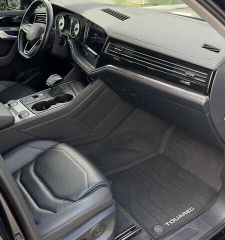 Черный Фольксваген Туарег, объемом двигателя 2.97 л и пробегом 108 тыс. км за 54500 $, фото 23 на Automoto.ua