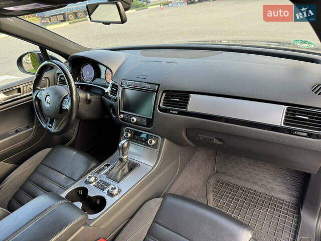 Черный Фольксваген Туарег, объемом двигателя 2.97 л и пробегом 166 тыс. км за 32000 $, фото 26 на Automoto.ua