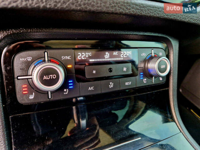 Черный Фольксваген Туарег, объемом двигателя 3 л и пробегом 225 тыс. км за 30000 $, фото 36 на Automoto.ua